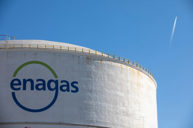 Archivo - Planta de regasificación de Enagás del Puerto de Barcelona, a 2 de febrero de 2023, en Barcelona, Catalunya (España). Terminal de GNL que Enagás tiene en el Puerto de Barcelona para la carga y posterior abastecimiento de Gas Natural Licuado a ba