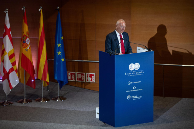 Archivo - El presidente y fundador de Mango, Isak Andic, interviene durante el acto de entrega del VIII Premio Reino de España a la Trayectoria Empresarial (Iese), en el IESE Business School Barcelona Campus Norte, a 18 de marzo de 2024, en Barcelona,