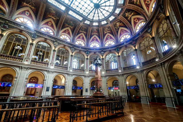 Archivo - Vista general del Palacio de la Bolsa de Madrid, a 5 de agosto de 2024, en Madrid (España).