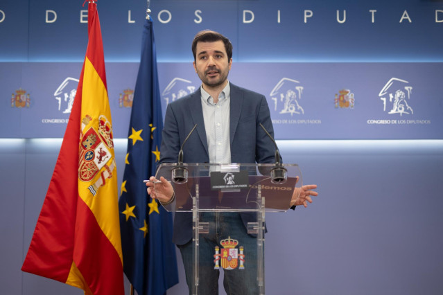 El portavoz del Grupo Mixto, Javier Sánchez Serna, durante una rueda de prensa anterior a la Junta de Portavoces, en el Congreso de los Diputados, a 17 de diciembre de 2024, en Madrid (España).