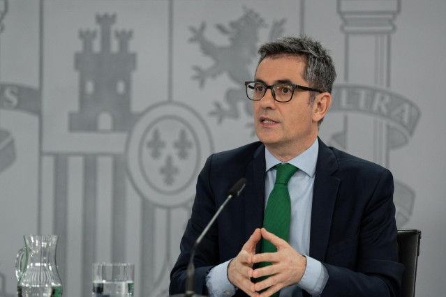 El ministro de la Presidencia, Justicia y Relaciones con las Cortes, Félix Bolaños, interviene durante una rueda de prensa posterior al Consejo de Ministros, a 17 de diciembre de 2024, en Madrid (España).