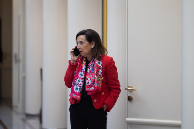 La ministra de Defensa, Margarita Robles, a su llegada a una sesión de control al Gobierno, en el Senado, a 17 de diciembre de 2024, en Madrid (España).