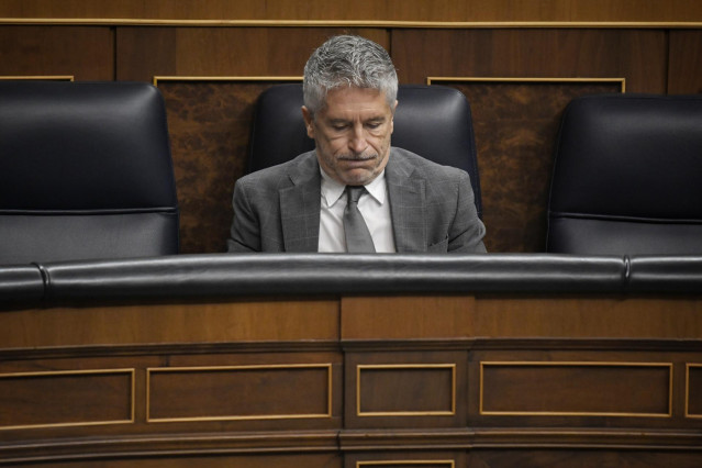 Archivo - El ministro de Interior, Fernando Grande-Marlaska, en un Pleno del Congreso