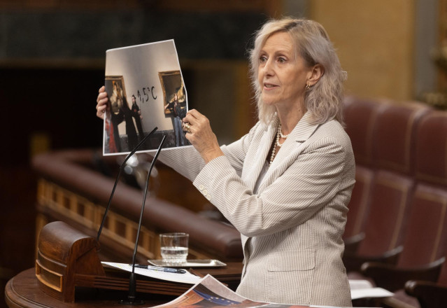 Archivo - La diputada del PP Marta González en una sesión plenaria