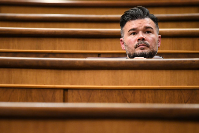 El portavoz de ERC en el Congreso, Gabriel Rufián, durante una sesión plenaria en el Congreso de los Diputados, a 17 de diciembre de 2024.