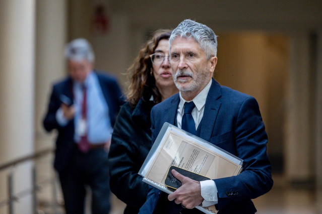 El ministro del Interior, Fernando Grande-Marlaska, a su llegada a una sesión de control al Gobierno