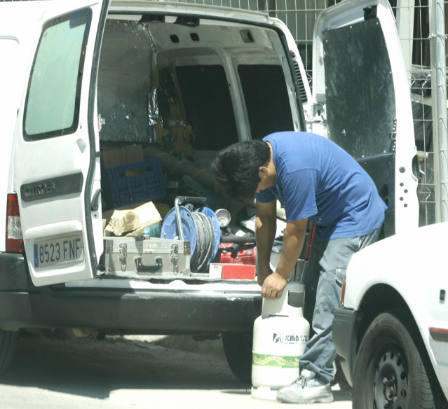 Archivo - Trabajador, extranjero.