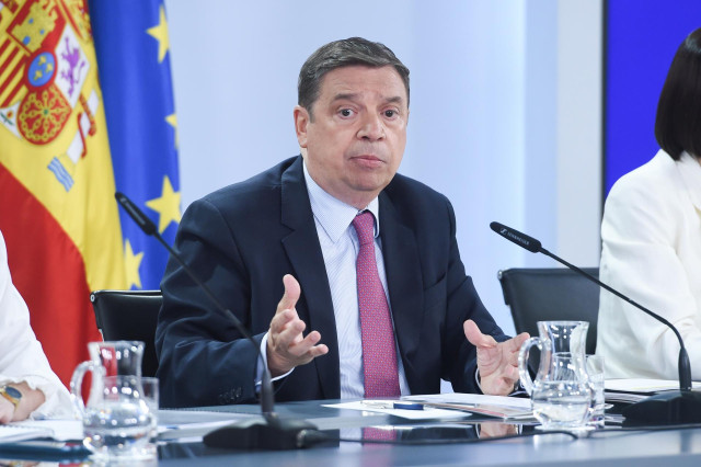 Archivo - El ministro de Agricultura, Pesca y Alimentación, Luis Planas,