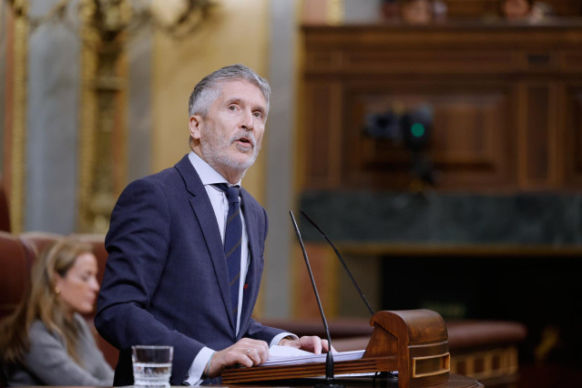 El ministro de Interior, Fernando Grande-Marlaska, interviene durante una sesión plenaria en el Congreso de los Diputados