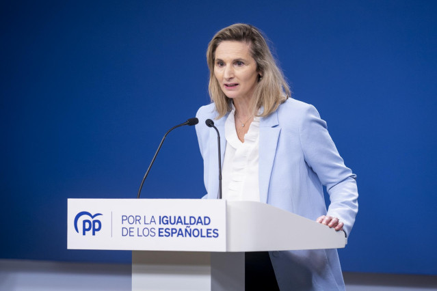 Archivo - La vicesecretaria de Desarrollo Sostenible del PP, Paloma Martín, durante una rueda de prensa, en la sede del Partido Popular, a 26 de diciembre de 2023, en Madrid (España).