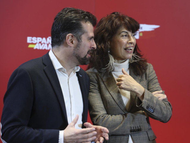 Archivo - Imagen de archivo del secretario del PSOE en Castilla y León, Luis Tudanca y la ministra de Igualdad, Ana Redondo, durante un acto para hacer balance del año 2023 en Valladolid, Castilla y León (España).