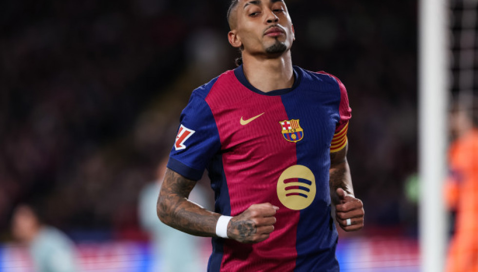 EuropaPress 6420022 raphinha dias belloli of fc barcelona looks on during the spanish league