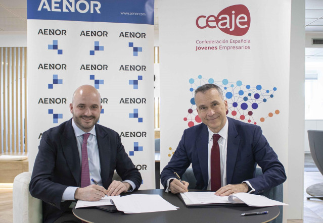 El presidente de Ceaje, Fermín Albaladejo; y el CEO de Aenor, Rafael García Meiro.