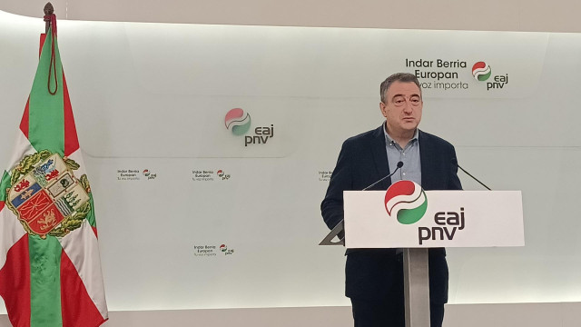 El portavoz del Grupo Vasco en el Congreso, Aitor Esteban, en la sede del PNV de Bilbao (archivo)