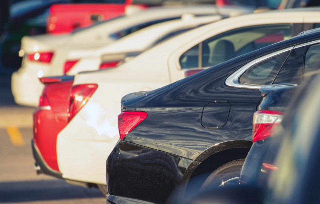 Archivo - Los precios de los coches nuevos han crecido casi el doble que el IPC desde 2019, según Sumauto.