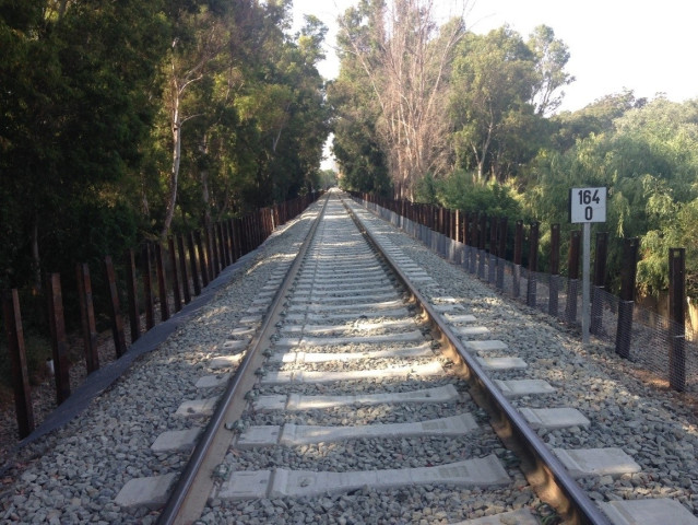 Archivo - Vía del tren en el tramo Almoraima-Algeciras