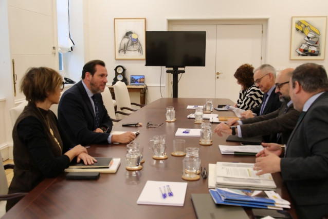 Reunión en el Ministerio sobre los corredores atlántico y mediterráneo