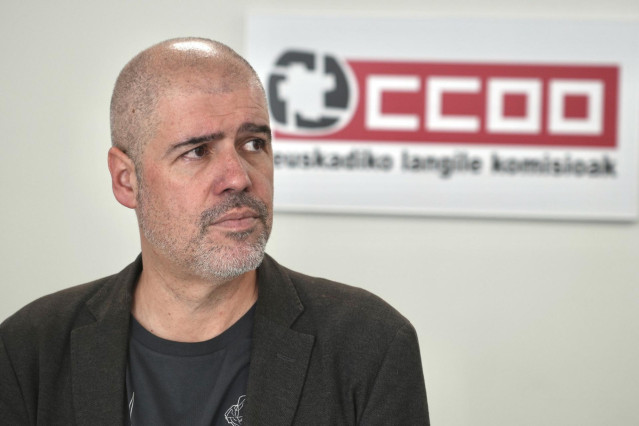 Archivo - El secretario general de CCOO, Unai Sordo, en la sede de CCOO Euskadi en Bilbao