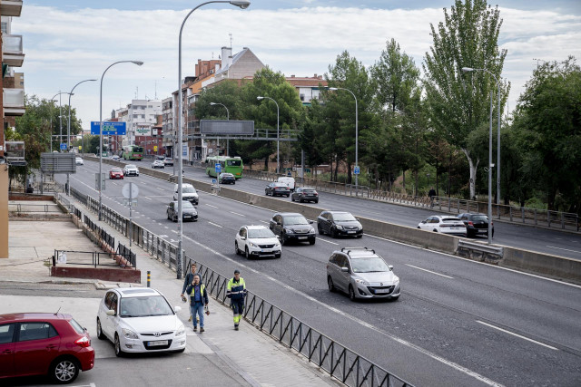 Archivo - Vista de la A-5 antes de las obras de soterramiento y la construcción del futuro Paseo Verde del Suroeste, a 11 de octubre de 2024, en Madrid (España).