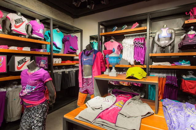 Archivo - Tienda Nike Serrano