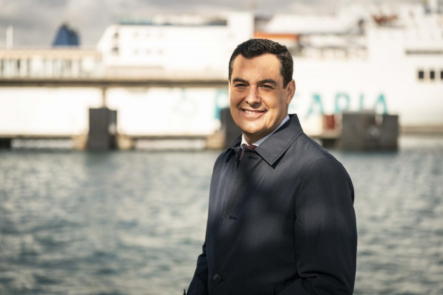 El presidente de la Junta de Andalucía, Juanma Moreno, ofrece su mensaje de fin de año a los andaluces desde el puerto de Algeciras (Cádiz)