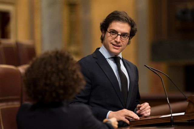 Archivo - El diputado de Vox José María Figaredo interviene durante una sesión plenaria, en el Congreso de los Diputados, a 26 de noviembre de 2024, en Madrid (España).