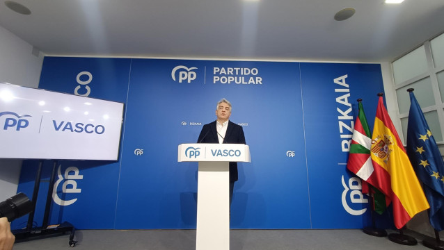 El presidente del PP vasco, Javier de Andrés, en rueda de prensa de Bilbao