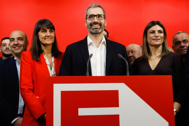 El precandidato, Francisco Lucas Ayala, durante la presentación de su candidatura a la Secretaría General del Partido Socialista de la Región de Murcia