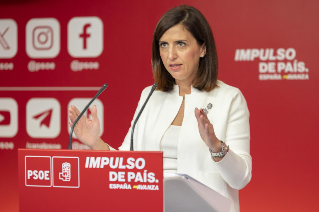 Archivo - La portavoz del PSOE, Esther Peña, en una comparecencia en la sede del partido en la calle Ferraz.