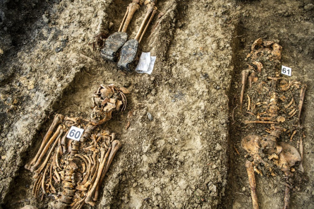 Archivo - Restos mortales exhumados de presos republicanos fallecidos en la prisión de Orduña (Bizkaia)