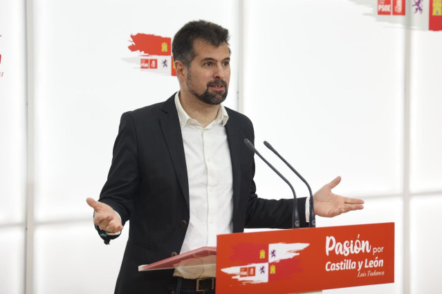 El secretario general del PSOE de Castilla y León, Luis Tudanca, durante una rueda de prensa, en la sede del PSOE en Valladolid, a 7 de enero de 2024, en Valladolid, Castilla y León (España).
