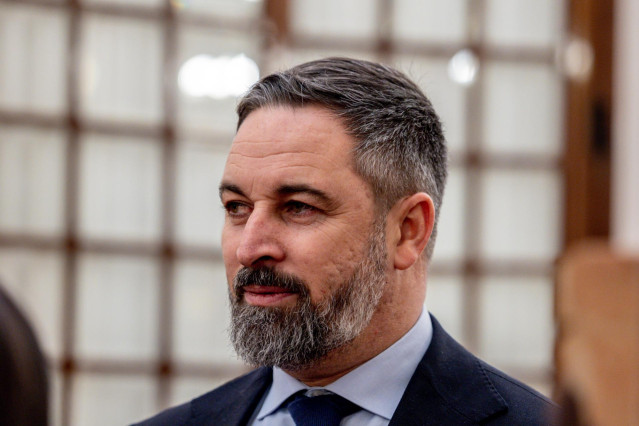El líder de VOX, Santiago Abascal, durante una sesión plenaria, en el Congreso de los Diputados, a 10 de diciembre de 2024, en Madrid (España)