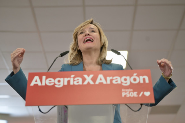 La ministra de Educación, Formación Profesional y Deportes, Pilar Alegría, interviene durante un acto donde ha anunciado su candidatura a liderar el PSOE de Aragón, a 21 de diciembre de 2024, en La Zaida, Zaragoza, Aragón (España).