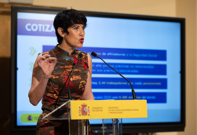 La ministra de Inclusión, Seguridad Social y Migraciones, Elma Saiz, ofrece una rueda de prensa, en el Ministerio de Inclusión, Seguridad Social y Migraciones, a 9 de enero de 2025, en Madrid (España).