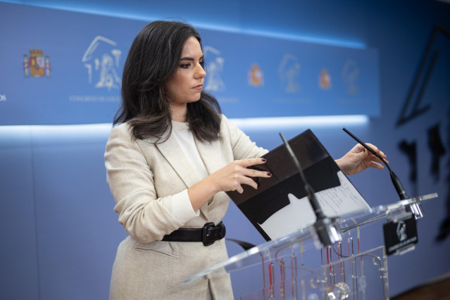 La portavoz de VOX en el Congreso, Pepa Millán, durante una rueda de prensa en el Congreso de los Diputados.