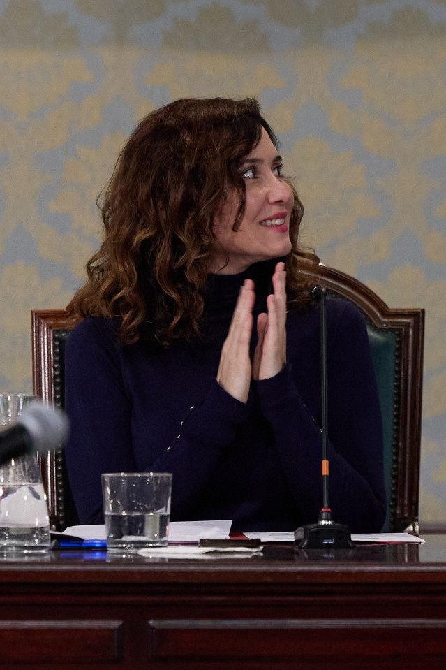 La presidenta de la Comunidad de Madrid, Isabel Díaz Ayuso, durante la toma de posesión del nuevo rector de la Universidad Politécnica de Madrid (UPM), en el Paraninfo de la UPM, a 9 de enero de 2025, en Madrid (España).