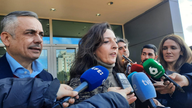 La abogada de Vox, Marta Castro, atiende a los medios a la salida de los Juzgados de Badajoz