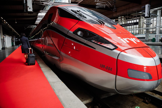 Archivo - Iryo en la estación de Atocha, a 15 de septiembre de 2022, en Madrid (España).