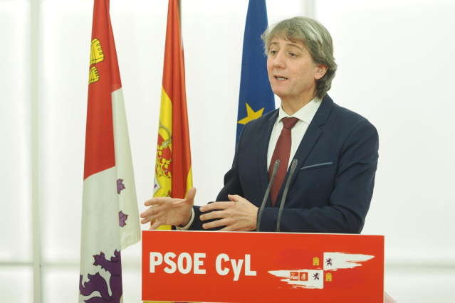 El secretario electo del PSCyL, Carlos Martínez, durante la rueda de prensa.