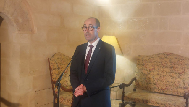 El presidente del Consell de Formentera, Óscar Portas, comparece ante los medios.