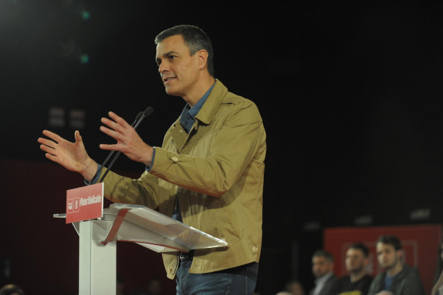 Archivo - El presidente del Gobierno, Pedro Sánchez, participa en el acto de presentación de la candidatura a la alcaldía de Barakaldo (Vizcaya) de Alfredo Retortillo. PEDRO SÁNCHEZ PÉREZ-CASTEJÓN;