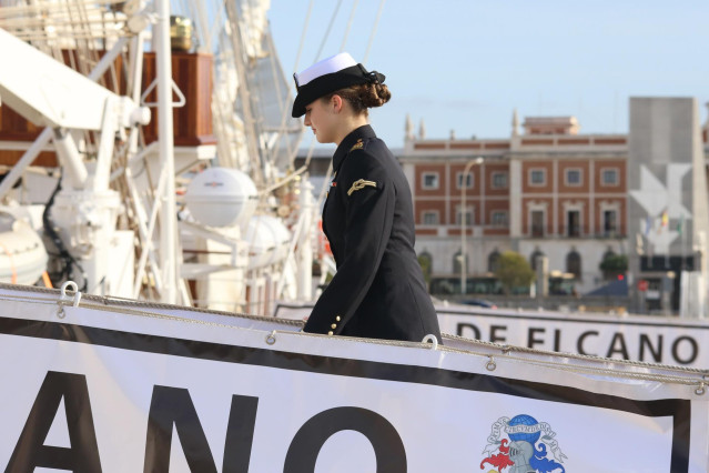 La Princesa Leonor sube al buque escuela 'Juan Sebastián de Elcano'. A 08 de enero de 2024, en Cádiz (Andalucía, España).