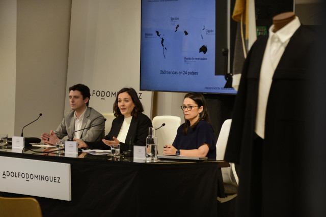 Archivo - El CEO de la empresa, Antonio Puente, y la presidenta ejecutiva de la compañía, Adriana Domínguez, presentan en rueda de prensa los resultados anuales de la firma ourensana