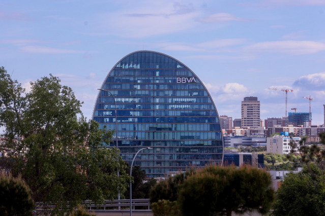 Archivo - Fachada de la sede de BBVA, a 26 de septiembre de 2024, en Madrid (España).