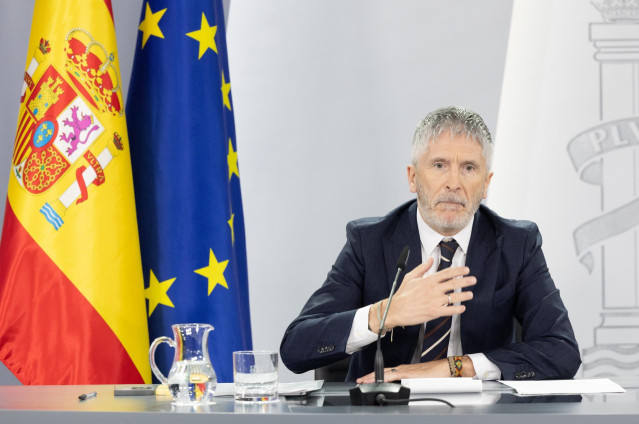 El ministro del Interior, Fernando Grande Marlaska, interviene durante una rueda de prensa posterior a la reunión del Consejo de Ministros, en el Palacio de La Moncloa