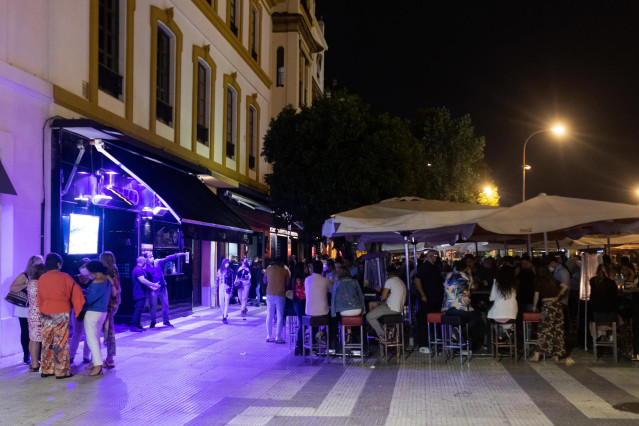 Archivo - La terraza de un bar de copas
