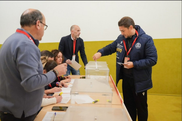 Votación de los órganos del PSOE de Extremadura en el XV Congreso Regional