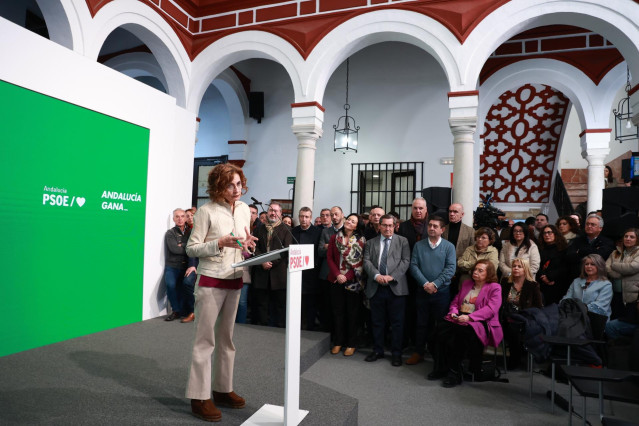 La vicepresidenta primera del Gobierno, ministra de Hacienda y secretaria general del PSOE-A, María Jesús Montero, en rueda de prensa en la sede regional del PSOE-A en Sevilla.