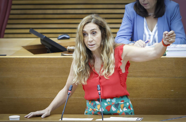 Archivo - La portavoz adjunta de Compromís en Les Corts, Isaura Navarro, en imagen de archivo