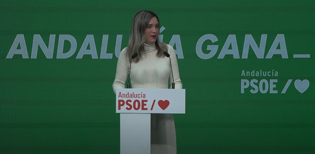 La portavoz del PSOE-A, María Márquez, en rueda de prensa en la sede regional del partido, en Sevilla.